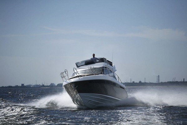 Galeon 340 Fly