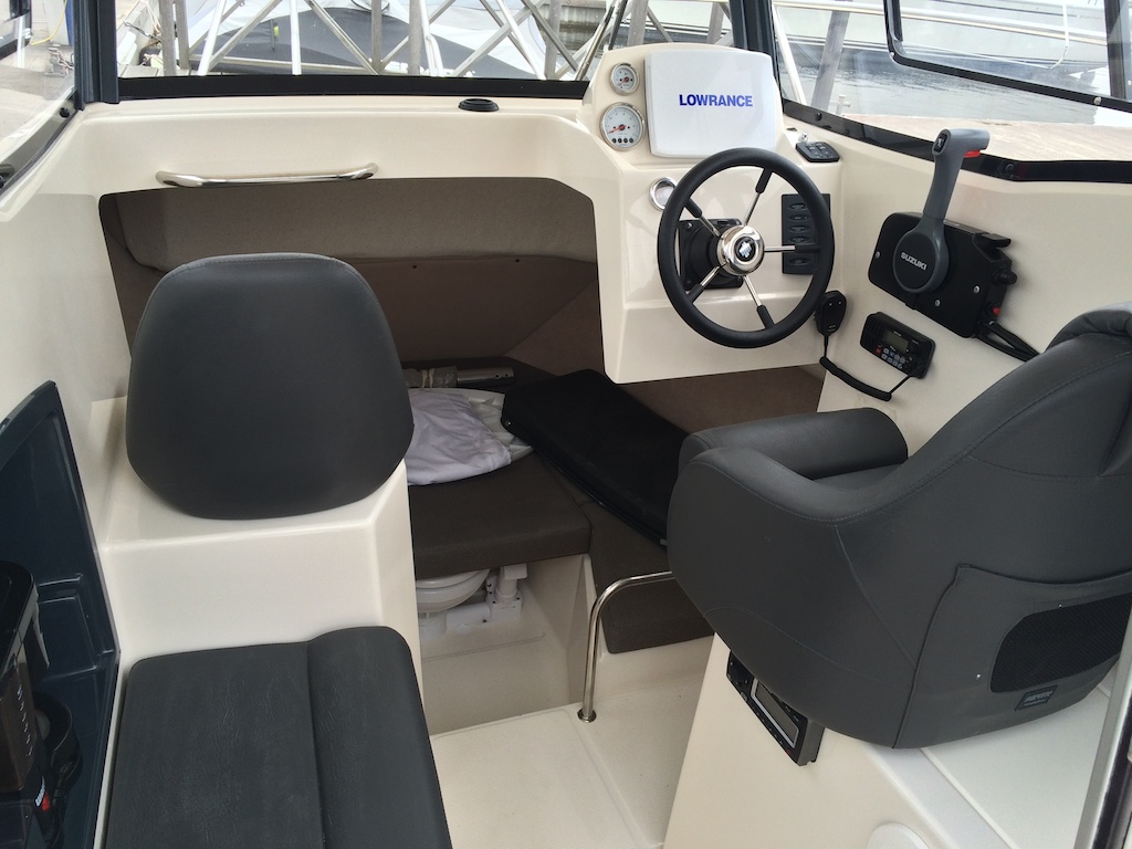 Parker 660 PilotHouse