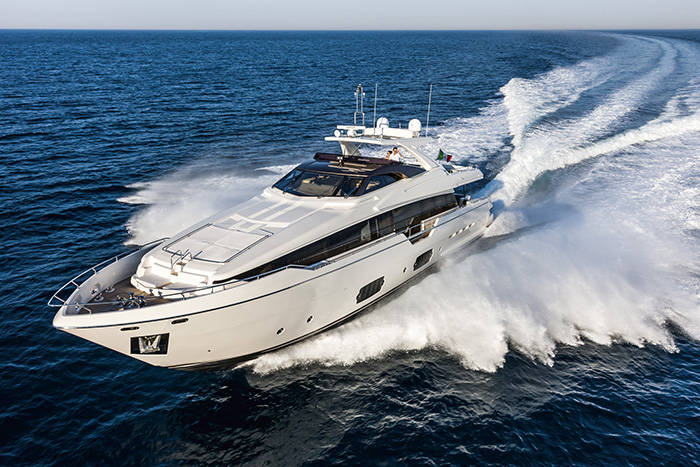 Ferretti 960