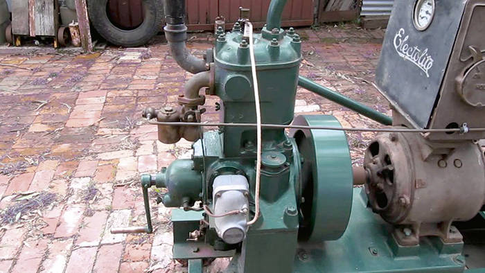 Малогабаритный бензиновый генератор 1922 года выпуска