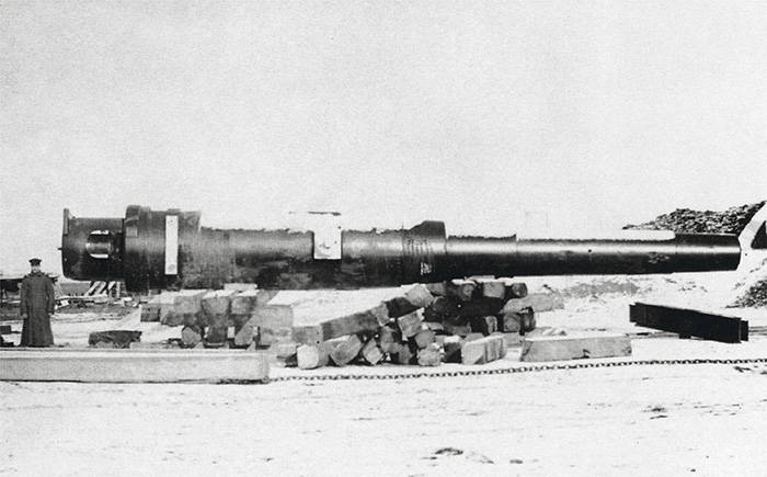 Ствол 13,5-дюймового орудия Круппа, доставленный на форт Константин