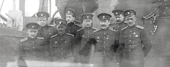 Офицеры эсминца «Новик». Крайний справа – командир корабля М. А. Беренс. 1915 год